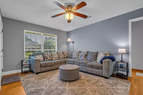 5129 Nina Lee Ln, Houston, TX 77092