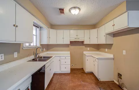 Kitchen - 6218 Forestgate Dr, Spring, TX 77373 photo 2 of 3