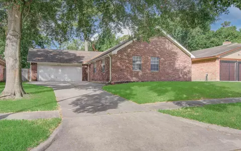 Exterior - 6218 Forestgate Dr, Spring, TX 77373 photo 1 of 3