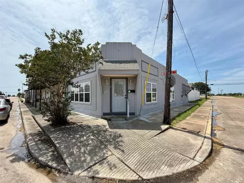 231 W Broad St, Freeport, TX 77541