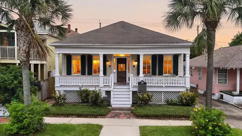 1207 Postoffice, Galveston, TX 77550