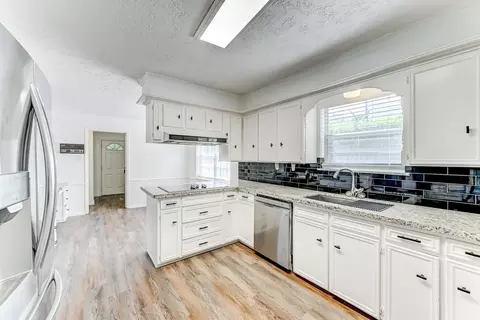 Kitchen - 723 Oder Ln, Houston, TX 77090 photo 2 of 7