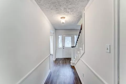 Entry Way - 723 Oder Ln, Houston, TX 77090 photo 2 of 5