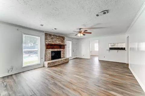 Living - 723 Oder Ln, Houston, TX 77090 photo 6 of 8