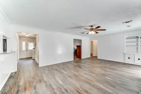 Living - 723 Oder Ln, Houston, TX 77090 photo 7 of 8