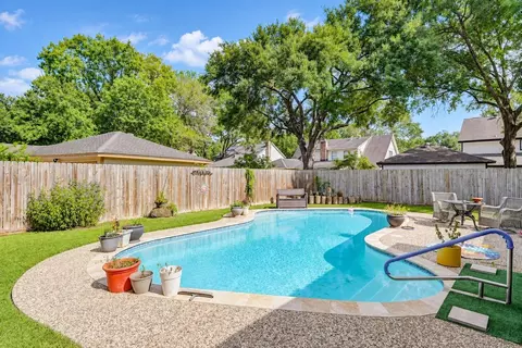 Exterior - 723 Oder Ln, Houston, TX 77090 photo 2 of 8