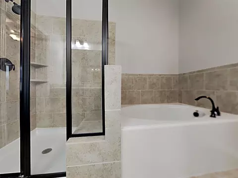 Bath - 3731 Paladera Place Ct, Spring, TX 77386 photo 4 of 4