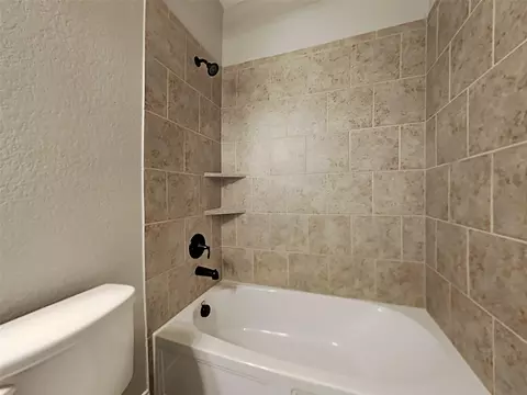 Bath - 3731 Paladera Place Ct, Spring, TX 77386 photo 2 of 4