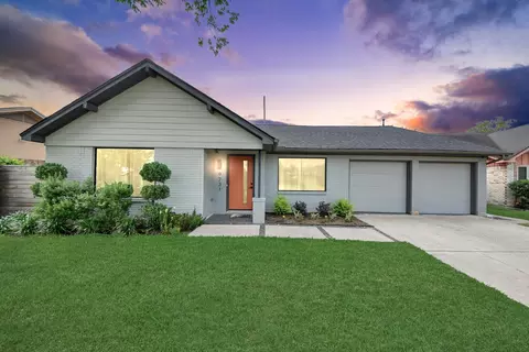 9731 Clanton St, Houston, TX 77080
