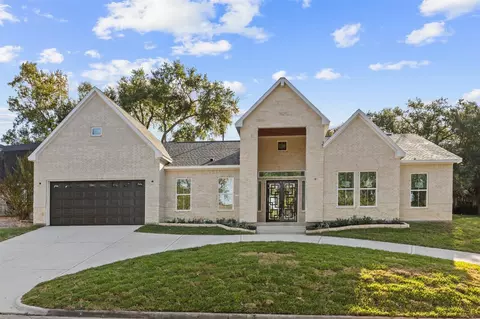 1511 Greenbriar Dr, Huntsville, TX 77340