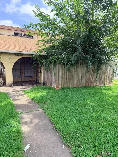 12246 Wild Pine Dr #C, Houston, TX 77039