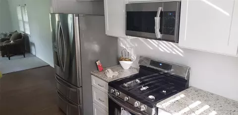 5047 Wood Loop, Conroe, TX 77306 photo 9