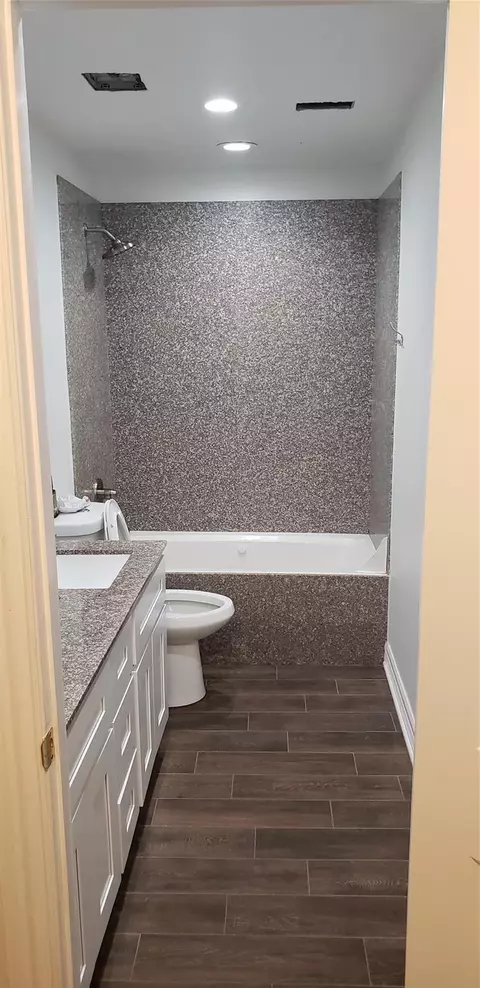 5047 Wood Loop, Conroe, TX 77306 photo 25