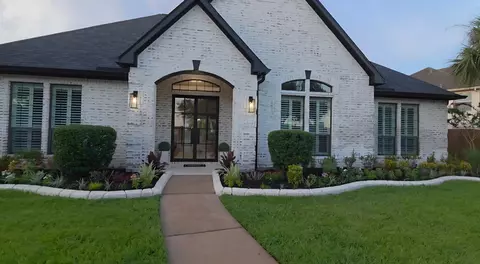 1979 Rolling Stone Dr, Friendswood, TX 77546