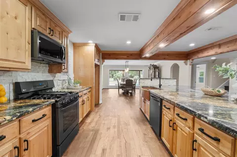 Kitchen - 7119 Poole Rd, Spring, TX 77379 photo 3 of 4