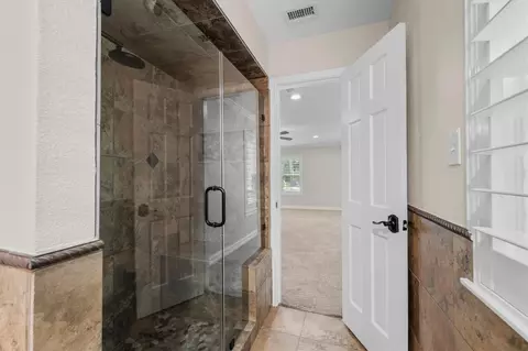 Bath - 7119 Poole Rd, Spring, TX 77379 photo 3 of 5