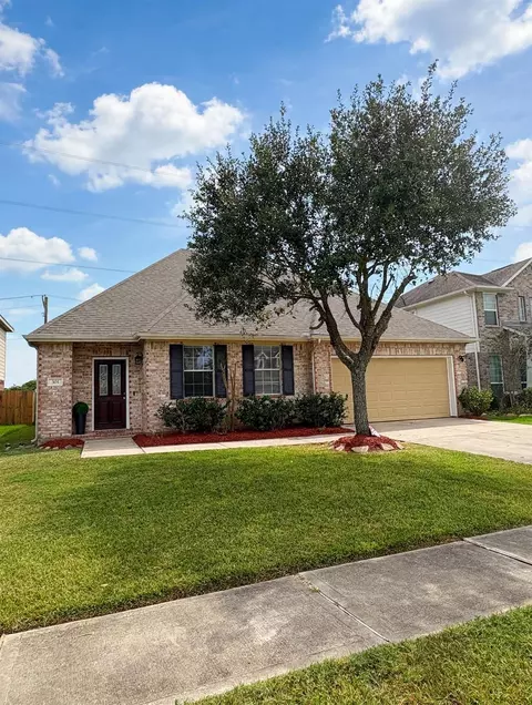 303 Lake Line Dr, Alvin, TX 77511
