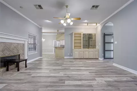 Living - 9 N Cay Ct, Angleton, TX 77515 photo 4 of 6