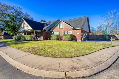 Exterior - 9 N Cay Ct, Angleton, TX 77515 photo 9 of 9