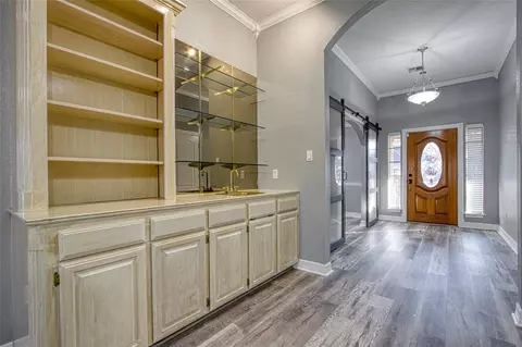 Entry Way - 9 N Cay Ct, Angleton, TX 77515 photo 2 of 2