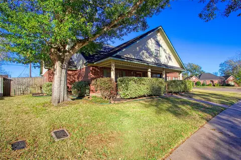 Exterior - 9 N Cay Ct, Angleton, TX 77515 photo 7 of 9