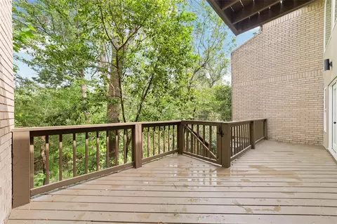 9374 Briar Forest Dr, Houston, TX 77063