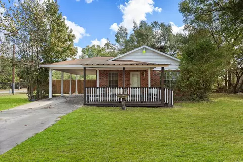 220 N William Barnett Ave, Cleveland, TX 77327
