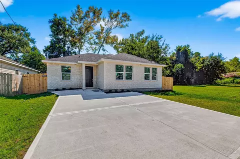 5921 Jackson Ln, Texas City, TX 77591