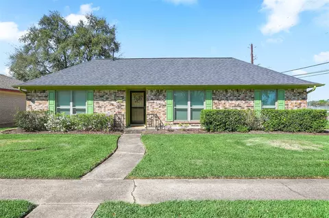 3002 Village Ln, Deer Park, TX 77536