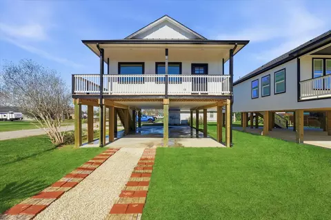 230 S Y St, La Porte, TX 77571
