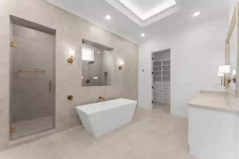 Bath - 24807 Pacific Dunes Ln, Spring, TX 77389 photo 3 of 7