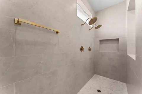 Bath - 24807 Pacific Dunes Ln, Spring, TX 77389 photo 4 of 7