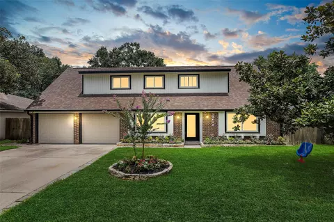 10642 Mayfield Rd, Houston, TX 77043