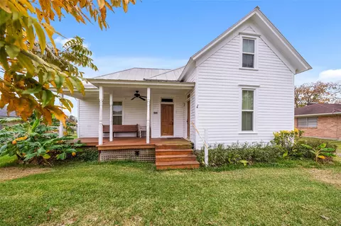 695 Wightman St, Matagorda, TX 77457