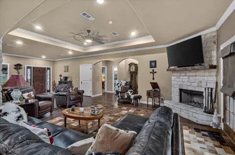 Living - 1755 Mcbride Devillier Loop, Winnie, TX 77665 photo 2 of 3