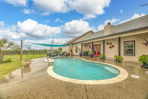 Exterior - 1755 Mcbride Devillier Loop, Winnie, TX 77665 photo 11 of 13