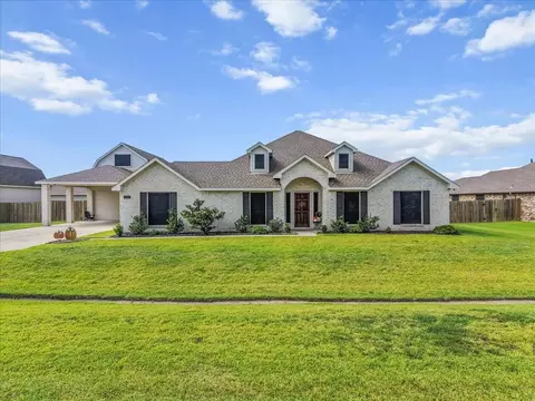 3310 Bastian Rd, Dickinson, TX 77539