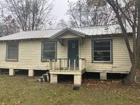 103 E 19th St, Hooks, TX 75561