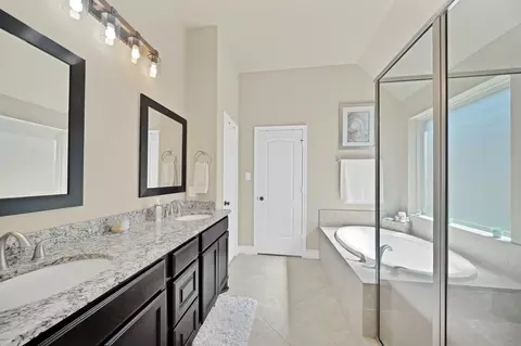 Bath - 27371 Pendleton Trace Dr, Spring, TX 77386 photo 1 of 5