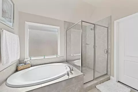 Bath - 27371 Pendleton Trace Dr, Spring, TX 77386 photo 3 of 5