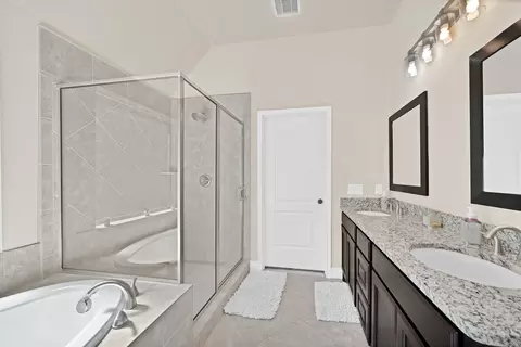 Bath - 27371 Pendleton Trace Dr, Spring, TX 77386 photo 2 of 5