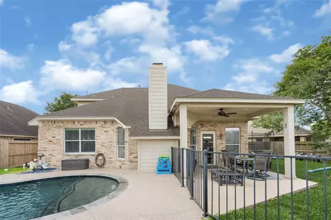 4250 Applerock Dr, Baytown, TX 77521