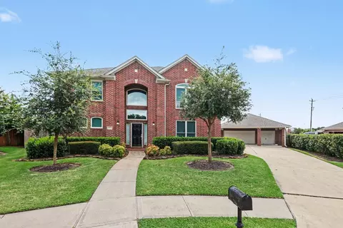 4003 Waterwood Dr, Baytown, TX 77521