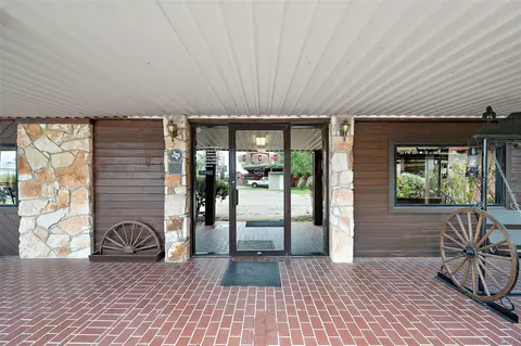 Exterior - 7438 Wright Rd, Houston, TX 77041 photo 8 of 8