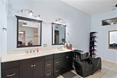 Bath - 7438 Wright Rd, Houston, TX 77041 photo 2 of 2