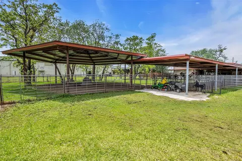Exterior - 7438 Wright Rd, Houston, TX 77041 photo 6 of 8