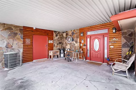 Exterior - 7438 Wright Rd, Houston, TX 77041 photo 2 of 8