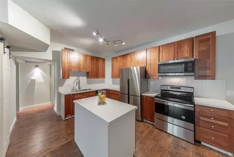 10811 Richmond Ave #8, Houston, TX 77042