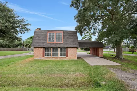 2403 Rosebud St, Nederland, TX 77627
