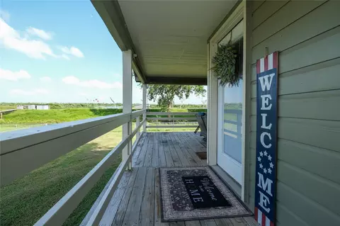 29523 County Road 25, Damon, TX 77430